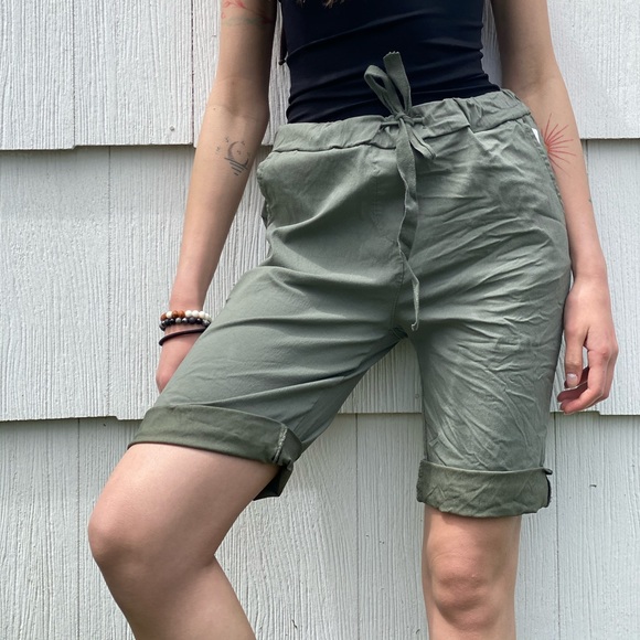 Moda Italy army green shorts - Picture 4 of 4